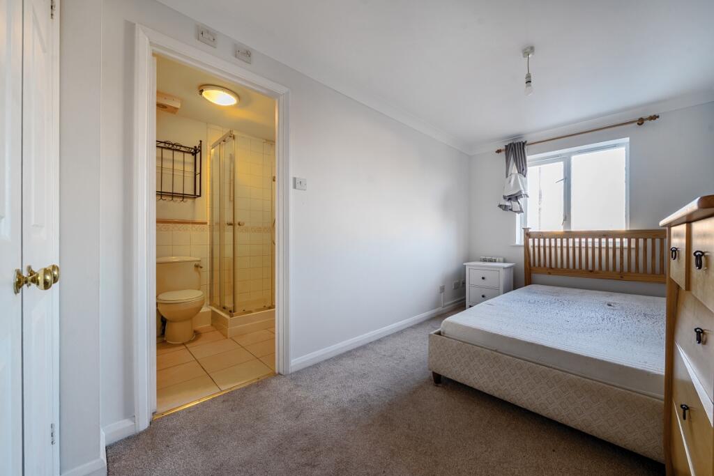 Apartment in London, Norbiton - View 5