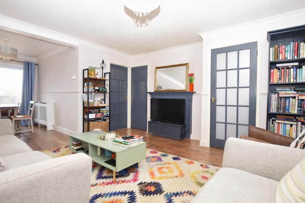 Himley Green, Linslade, LU7 2QA photo 3