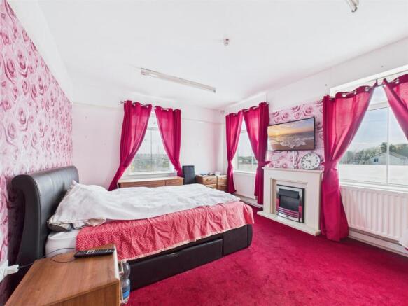 Bedroom 1 (Flat 2)