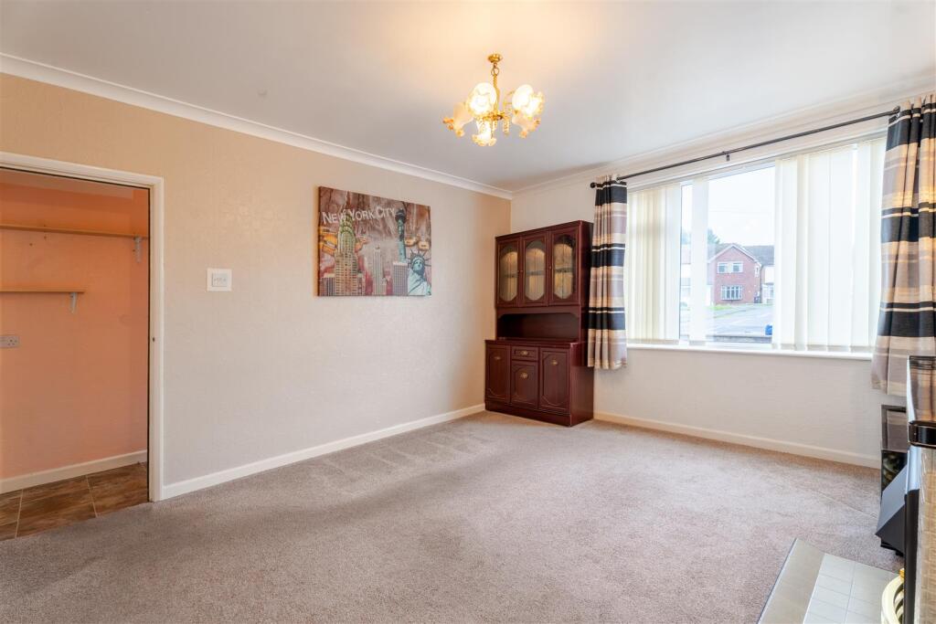 Cottage Lane, Fordhouses, Wolverhampton photo 4
