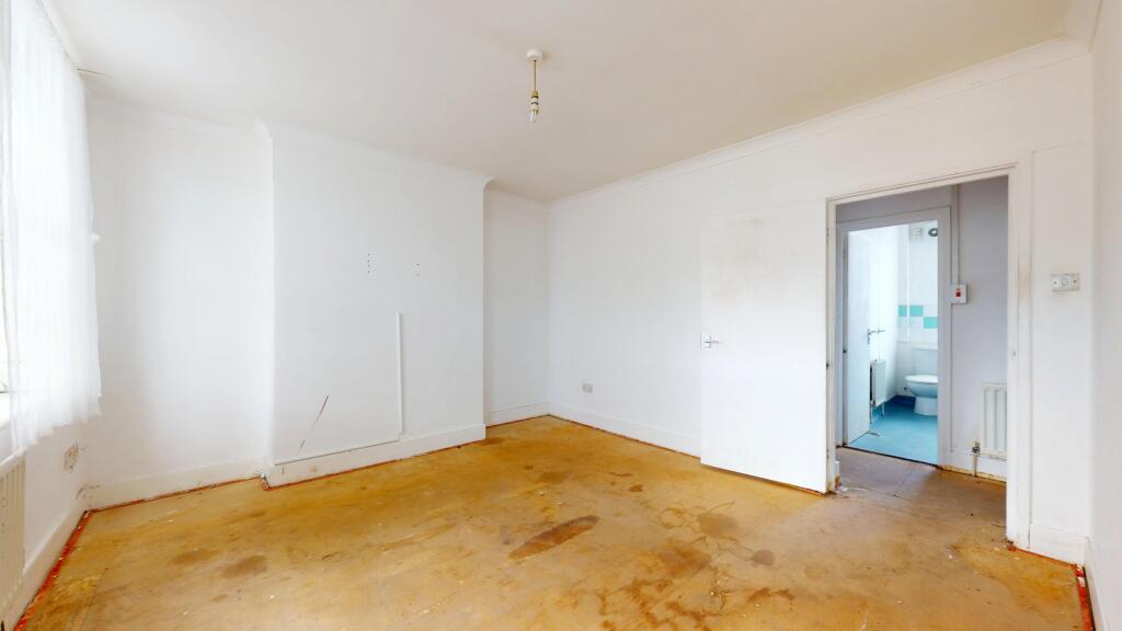 Apartment in London - View 3