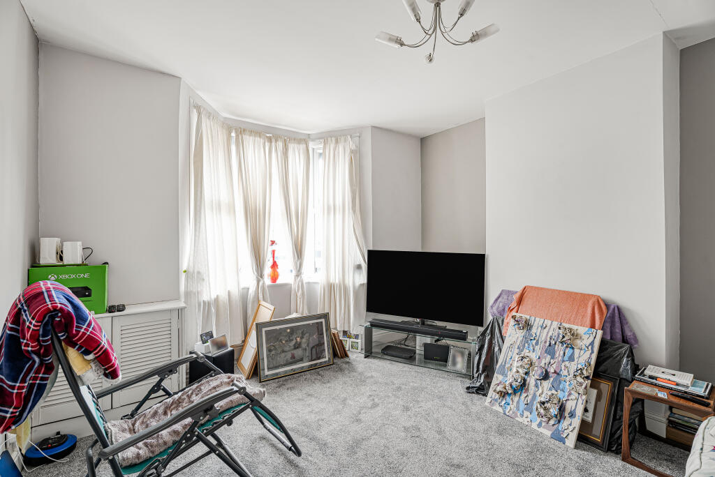 Lancaster Road, Uxbridge, Hillingdon photo 4