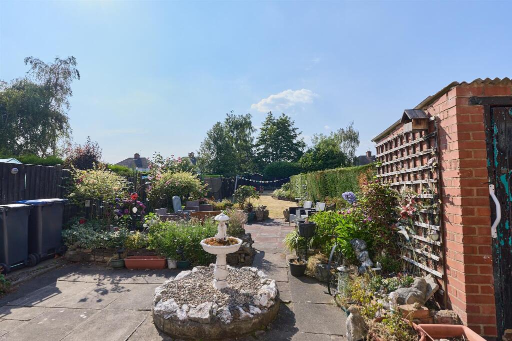 House in Hinckley and Bosworth, Barwell - View 4