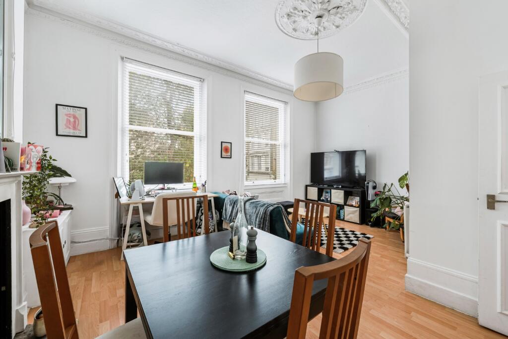 Apartment in London, West Kensington - View 2