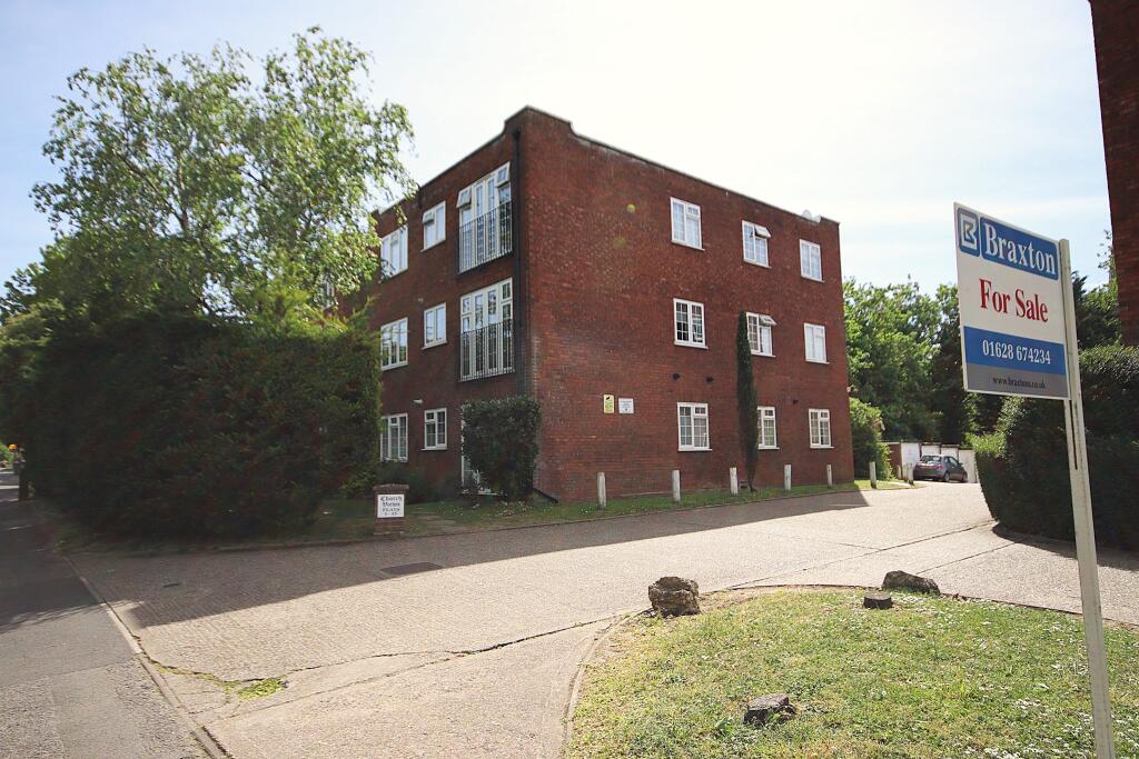 Main image of property: Short Walk To Town & Elizabeth Line, Maidenhead