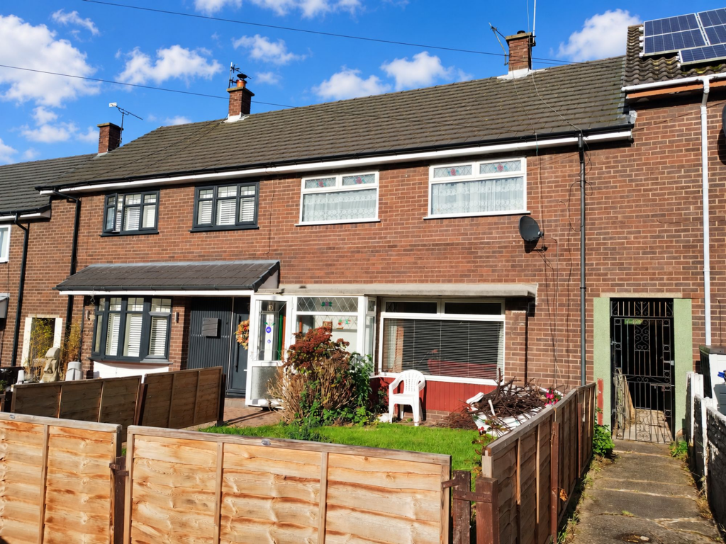 3-bed terraced on Maple Avenue, Runcorn, WA7, £100,000