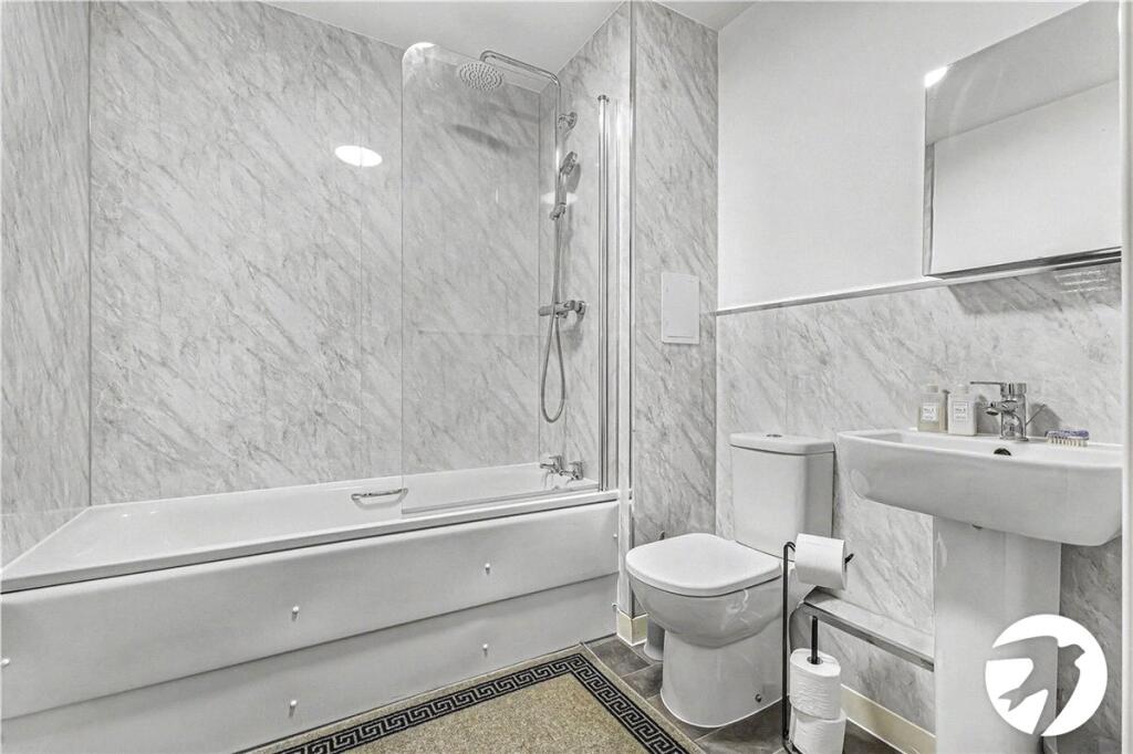Apartment in Bromley - More