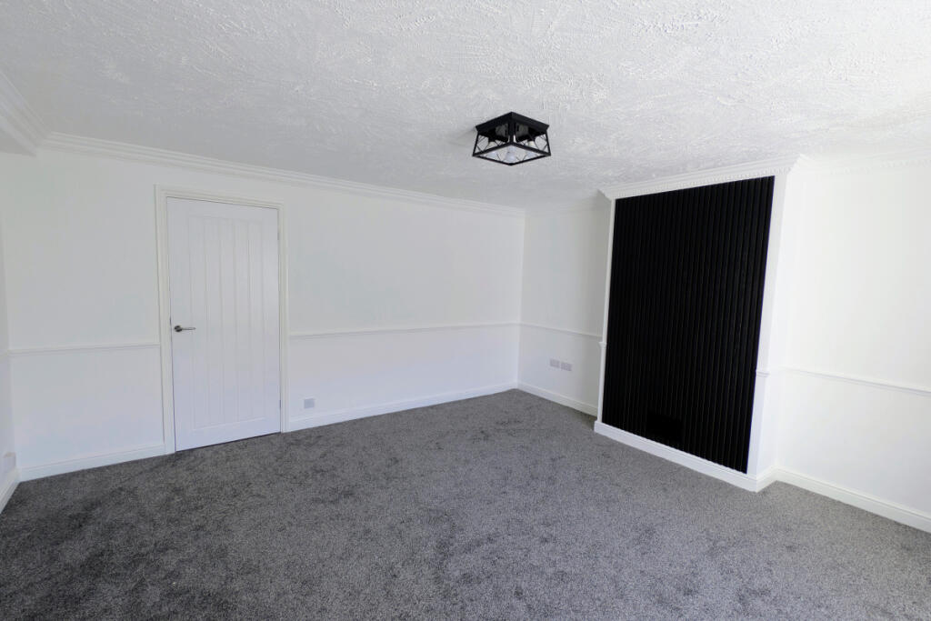 House in Nottingham, Clifton - View 3