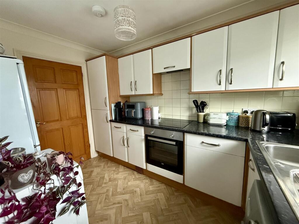 Parklands Avenue, Cowes photo 4