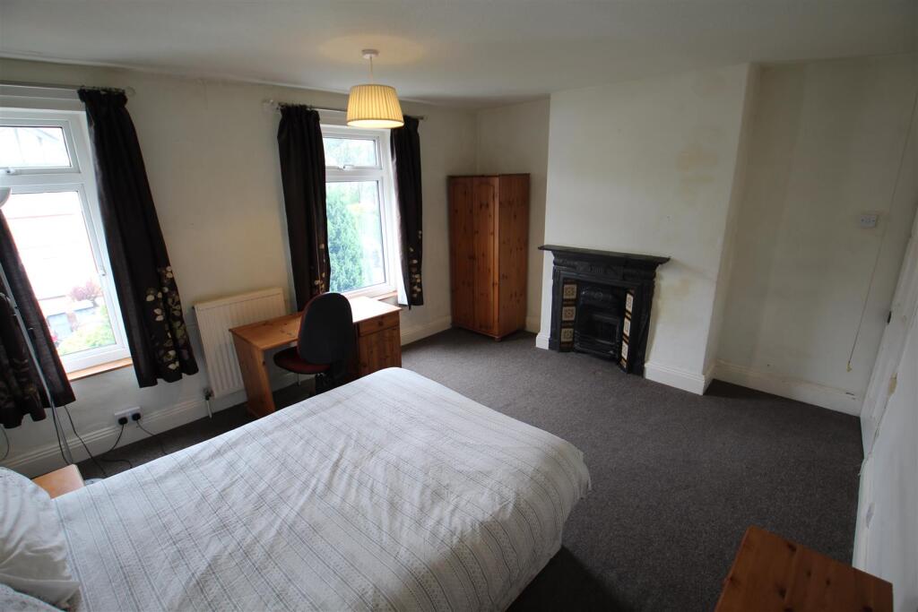 House in Leeds - View 5