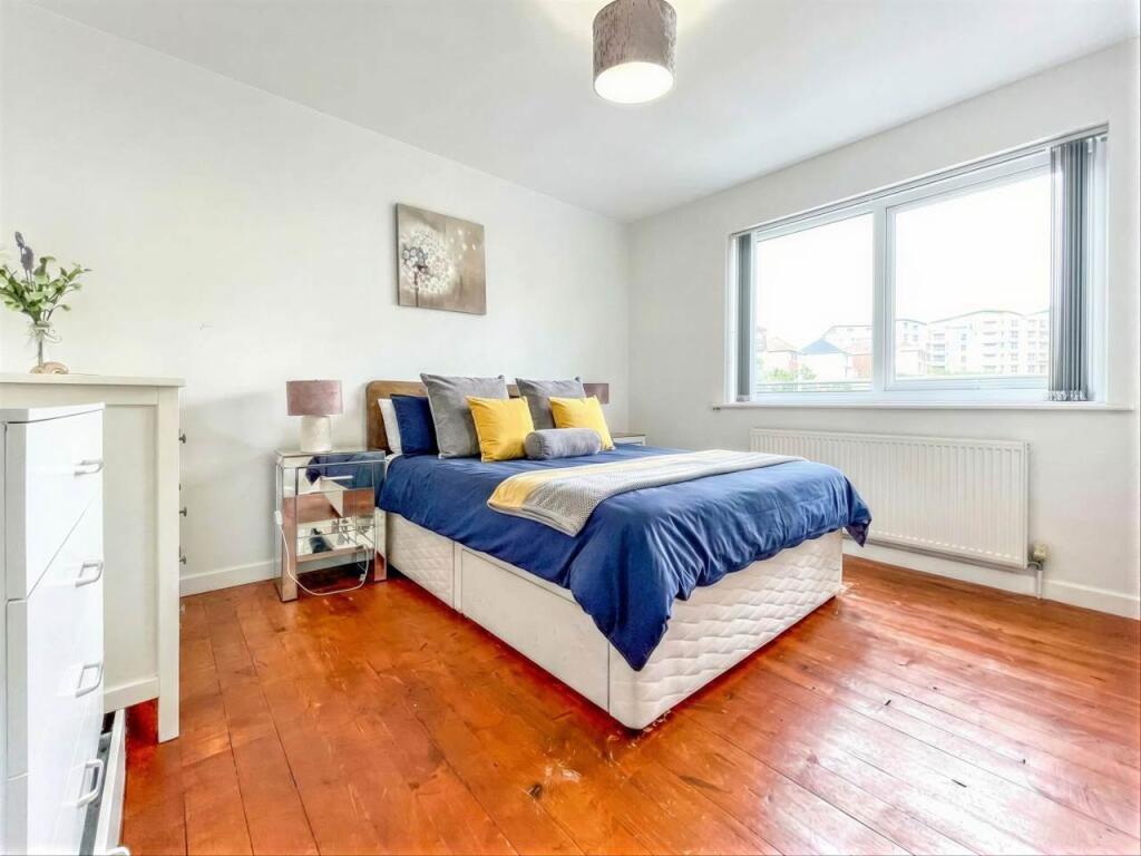 Apartment in Bournemouth, Boscombe - More