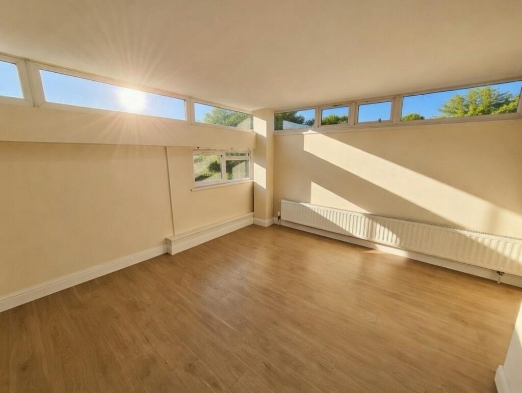 Main image of property: Parkview Mansions, New Road, Southampton, SO14