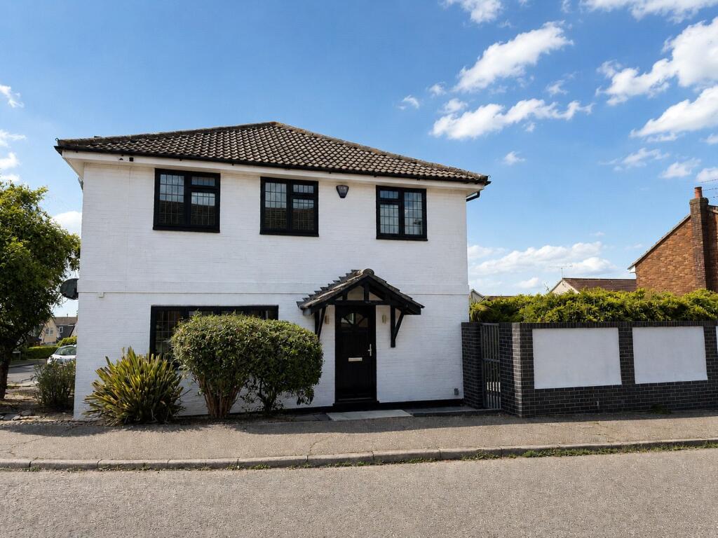 Main image of property: Paignton Close, Rayleigh, Essex, SS6