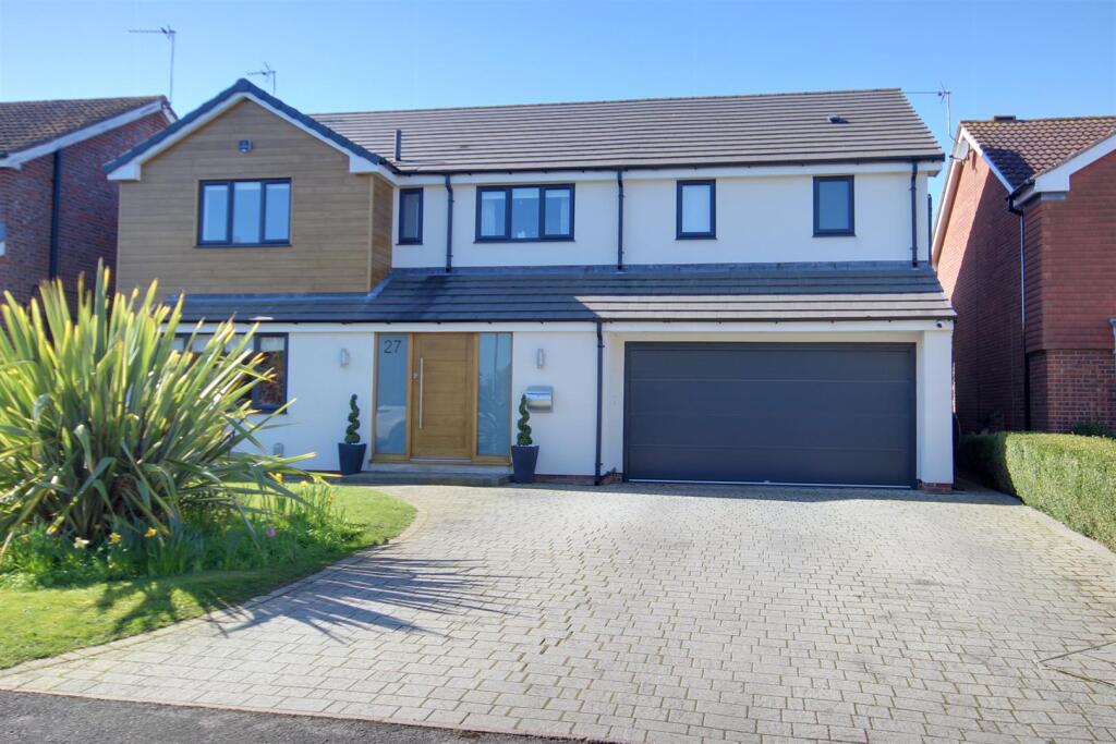 Main image of property: Laxton Garth, Kirk Ella, Hull