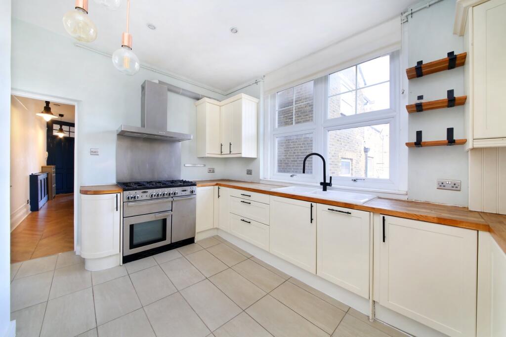 Apartment in London - View 5
