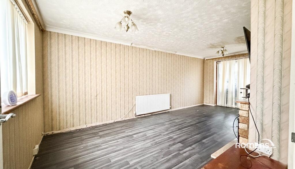 Brackley Way, Basingstoke, Hampshire photo 3