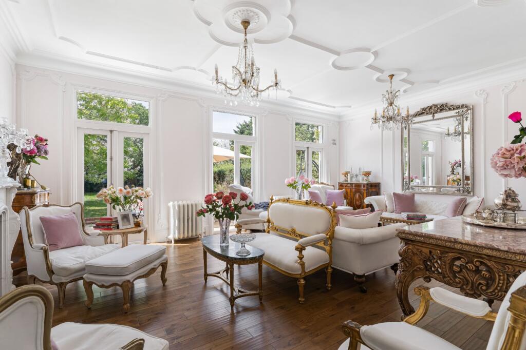 House in London - View 2