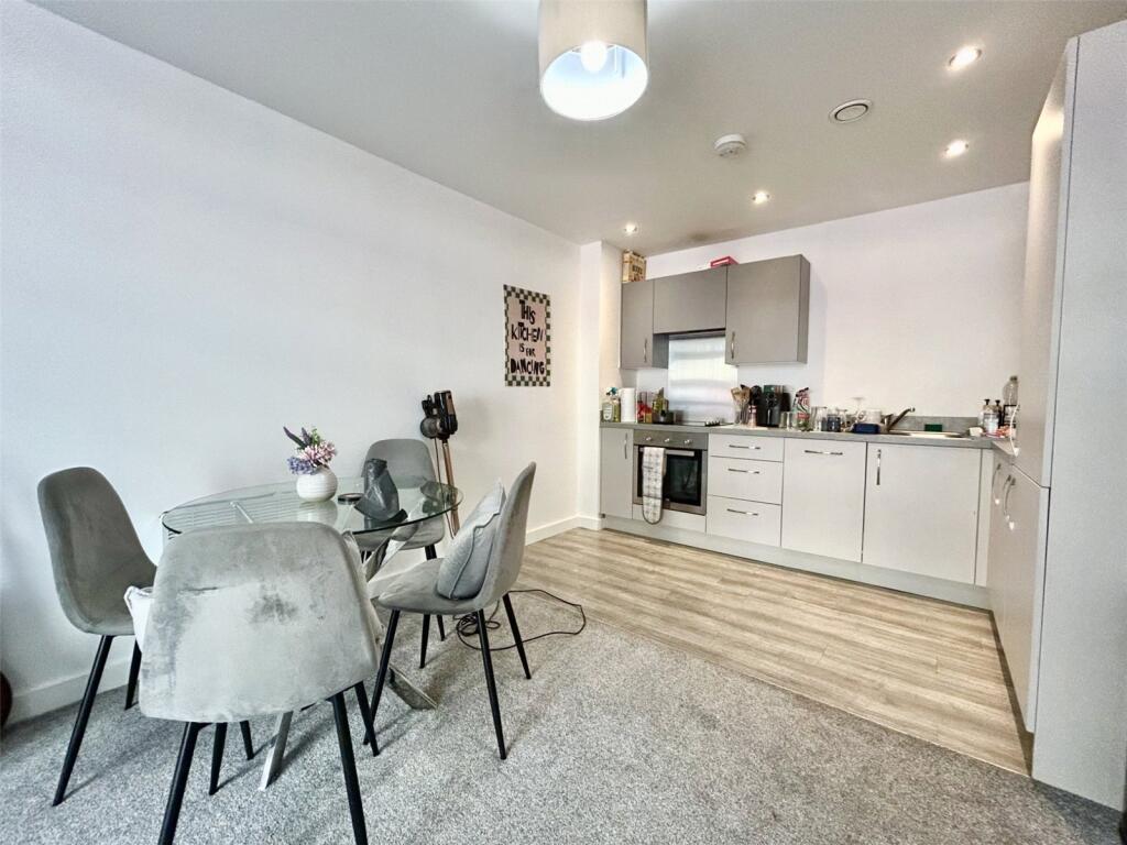Apartment in Manchester - View 4