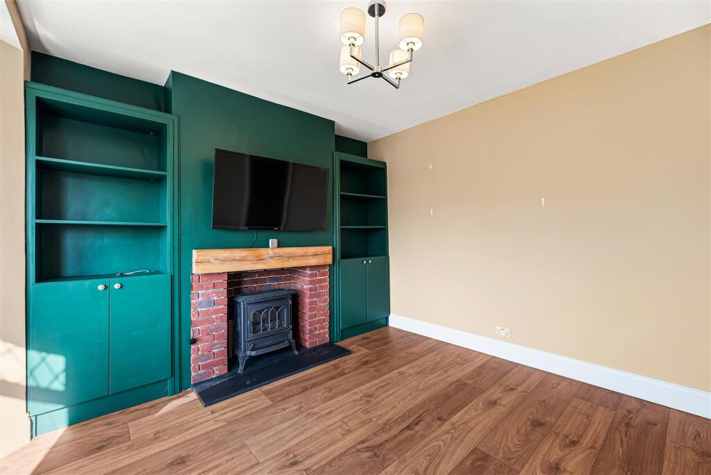 House in Swansea, Tycoch, Sketty - More