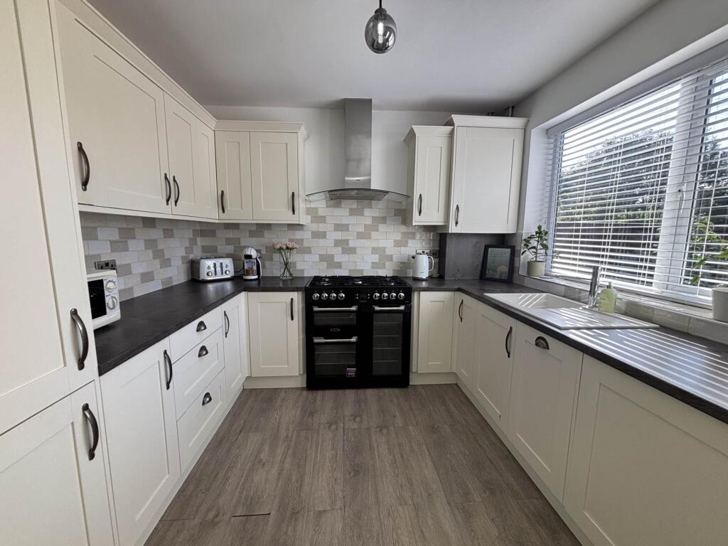 House in Oldham, Greater Manchester - View 3
