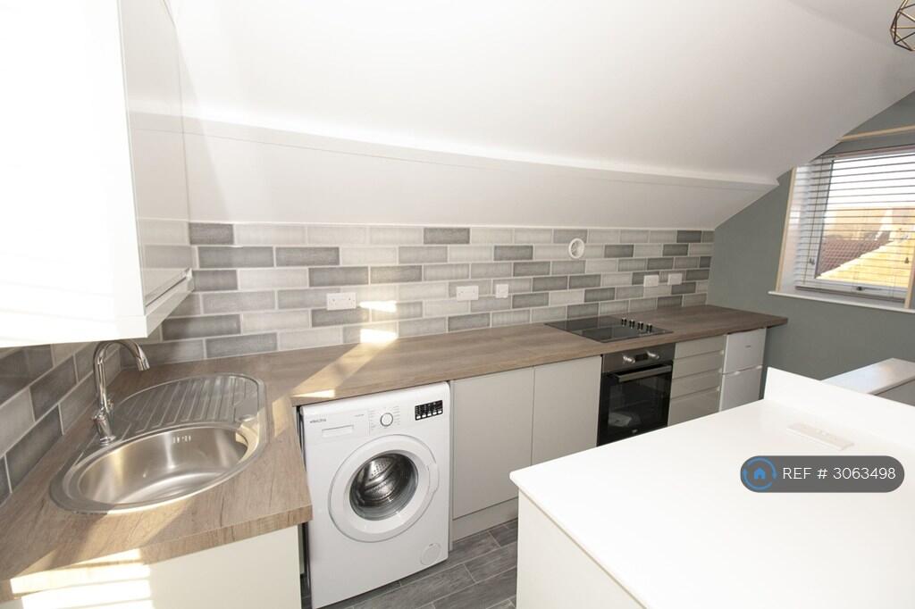 Main image of property: High St, Leeds, LS25