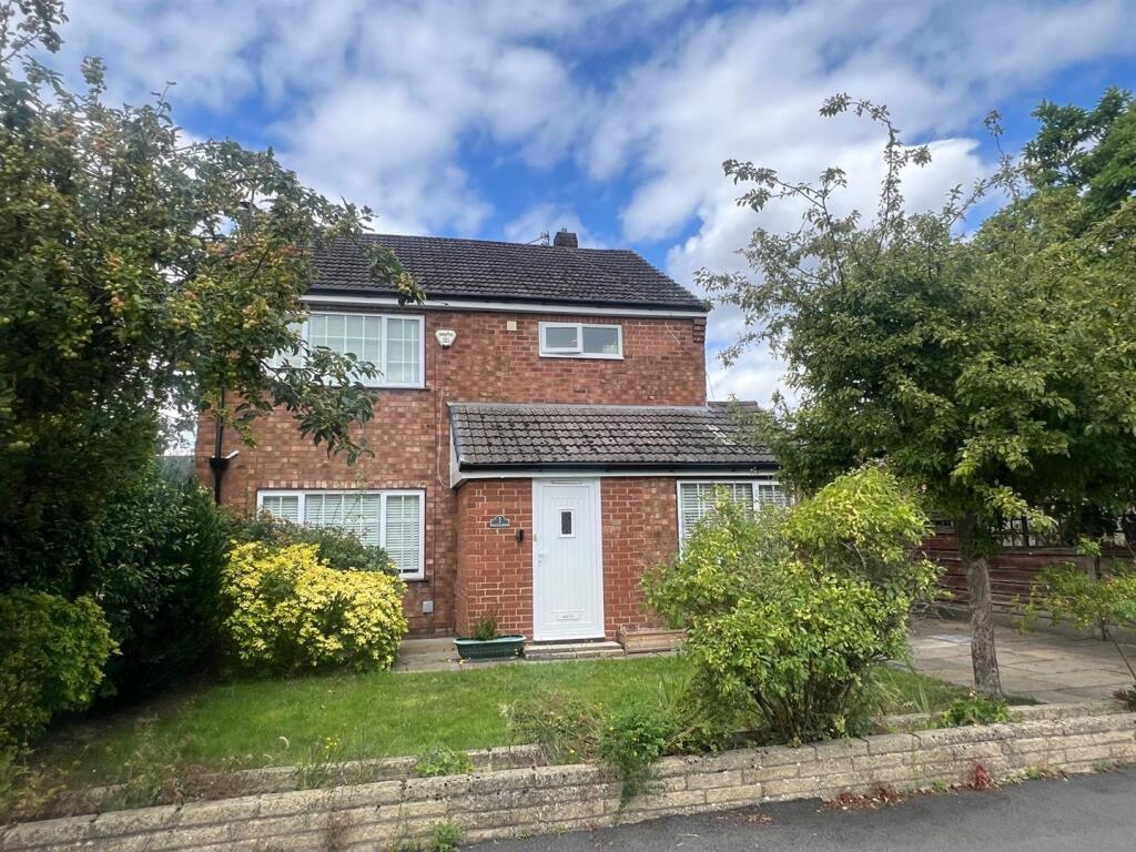 3-bed detached on Fawborough Road, Manchester, £450,000