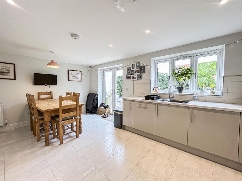 House in Dorchester, Chickerell - View 5