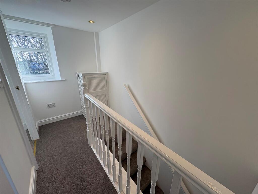 Additional image 11 of Scarlet Heights, Queensbury, Bradford