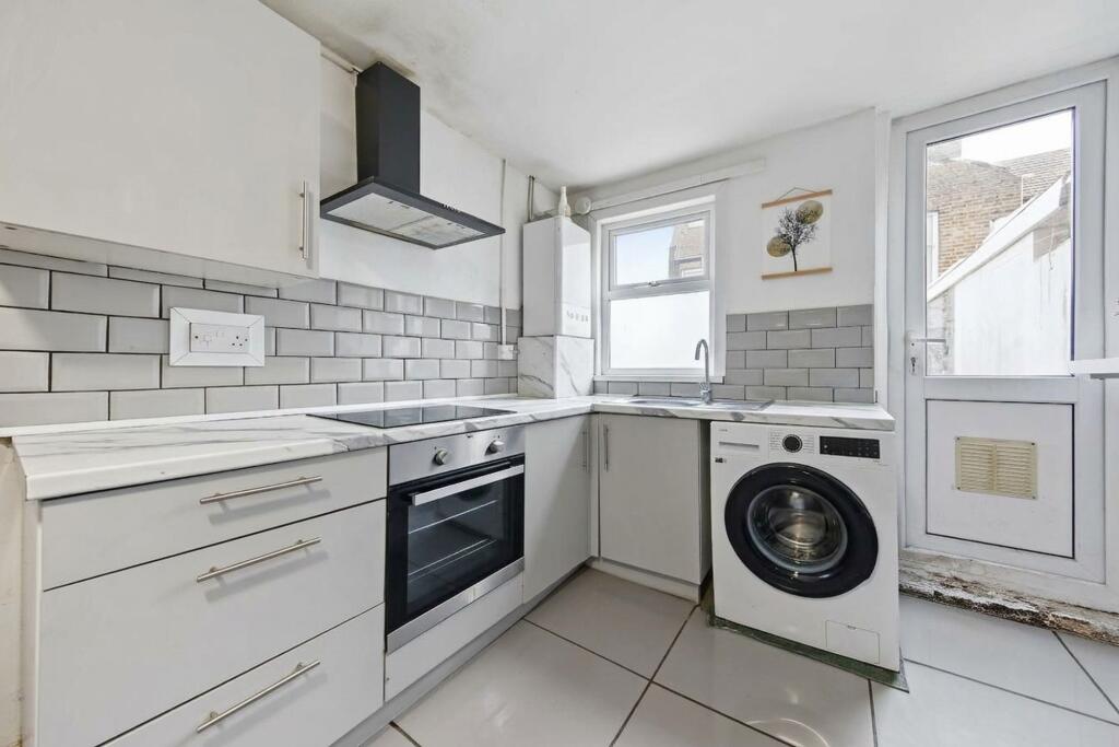 Main image of property: Hector Street, London, SE18