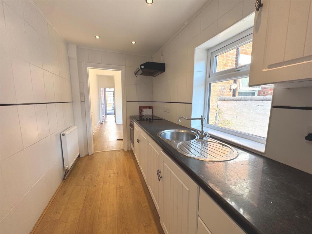 House in Staffordshire Moorlands, Leek - View 5