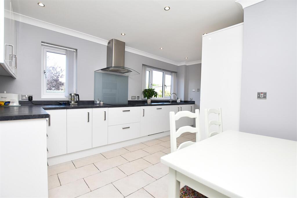 House in Wrexham, Rhosnesni, Acton - View 2