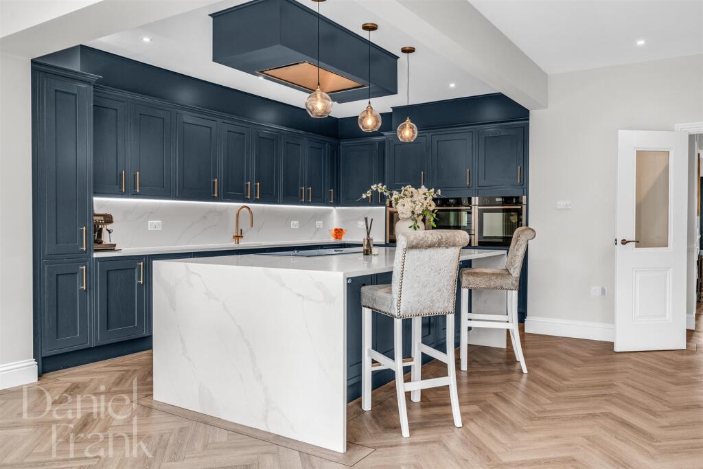Algers Road, Loughton - View 4