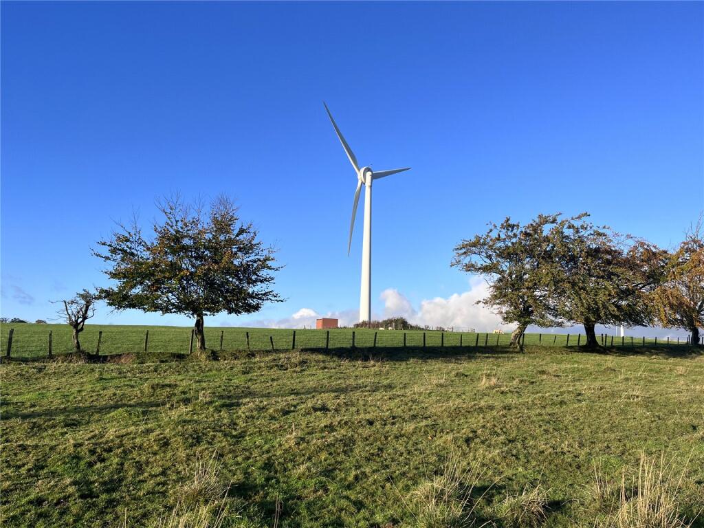 Boghead Wind Turbine, Boghead, Strathaven Road, Limekilnburn, Hamilton, ML3