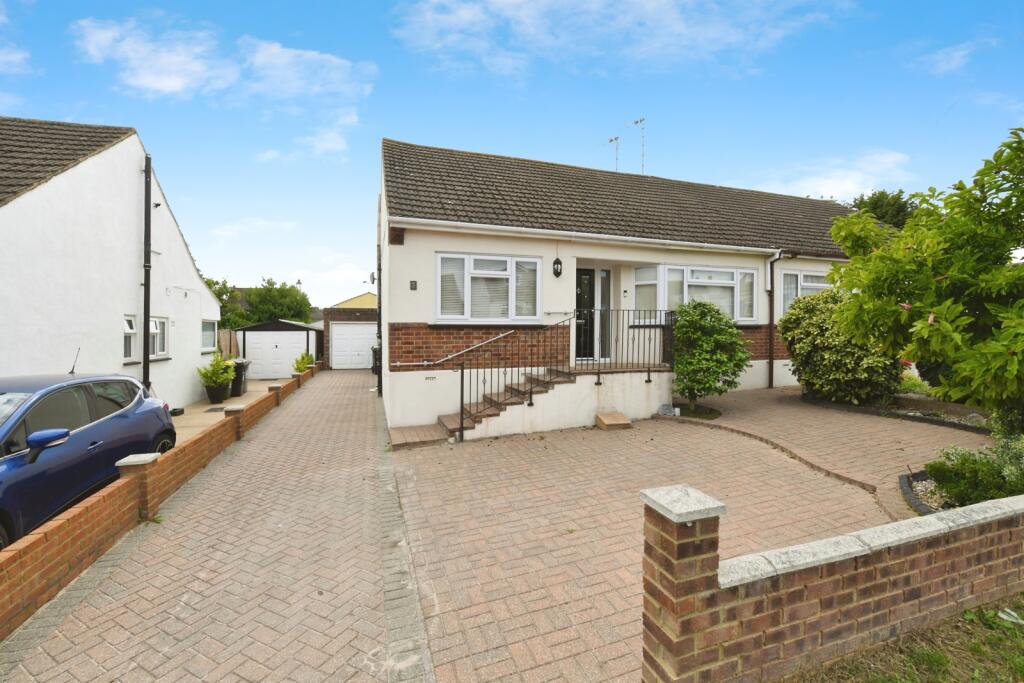 Main image of property: Winbrook Close, Rayleigh, Essex, SS6