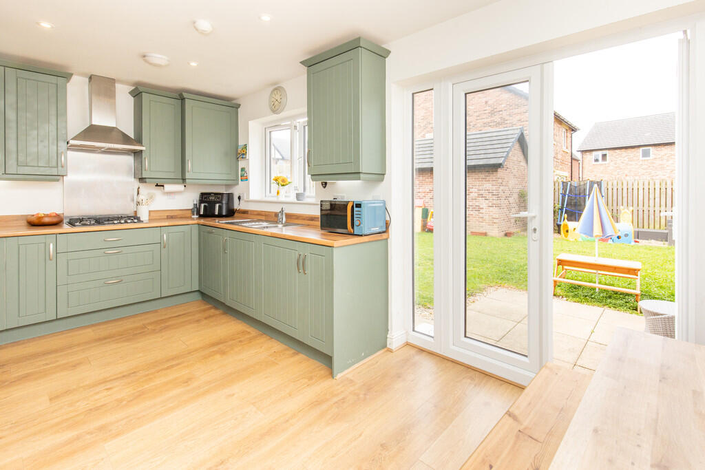 House in Preston, Lea - View 5
