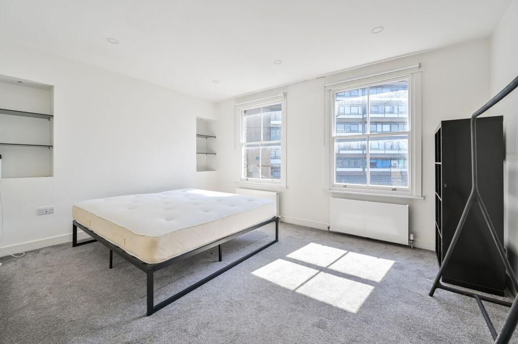 Apartment in London - More