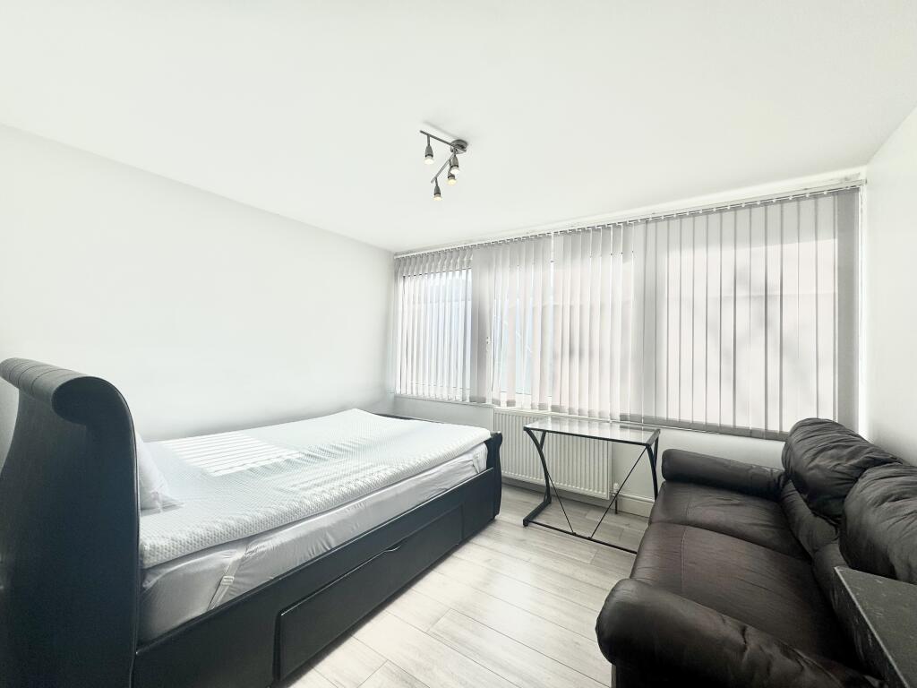 Apartment in London - View 4