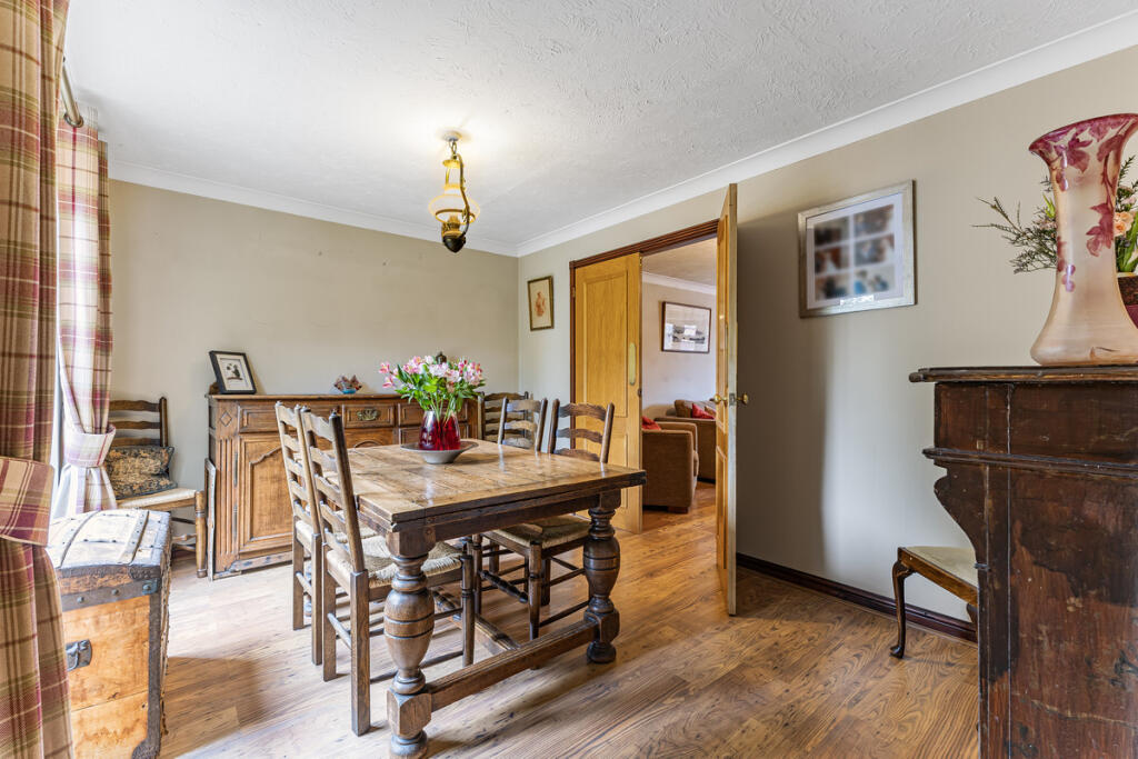 House in Evesham, Fairfield - More