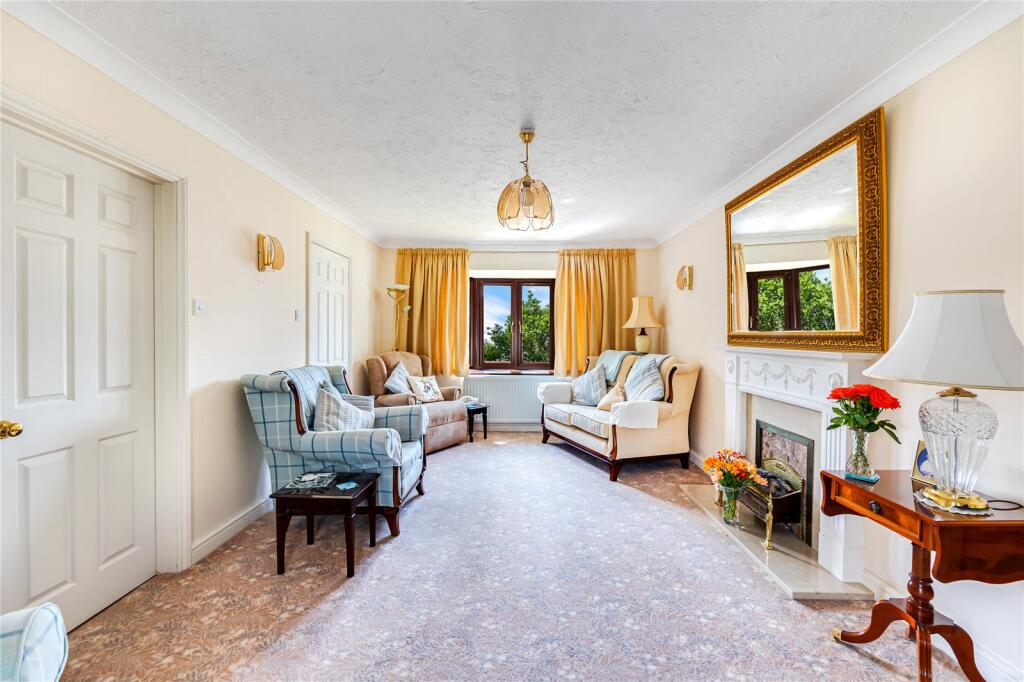 Queens Close, Northill, Biggleswade, Bedfordshire, SG18 photo 4