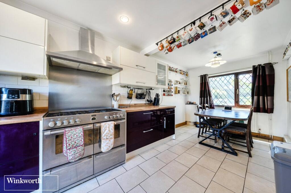 Stratfield Road, Basingstoke, Hampshire, RG21 photo 3