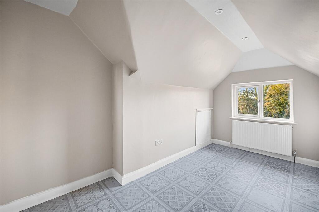 House in Three Rivers, Sarratt - More
