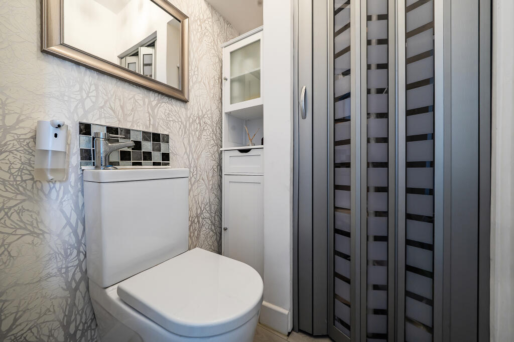 House in Twickenham - View 5