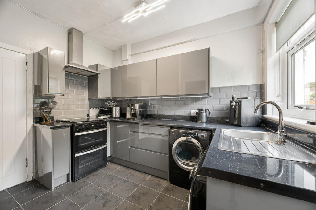 Apartment in Bothwell, Springwells, Whitehill - View 5