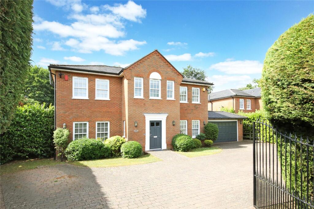 Main image of property: Wood End Close, Farnham Common, Buckinghamshire, SL2