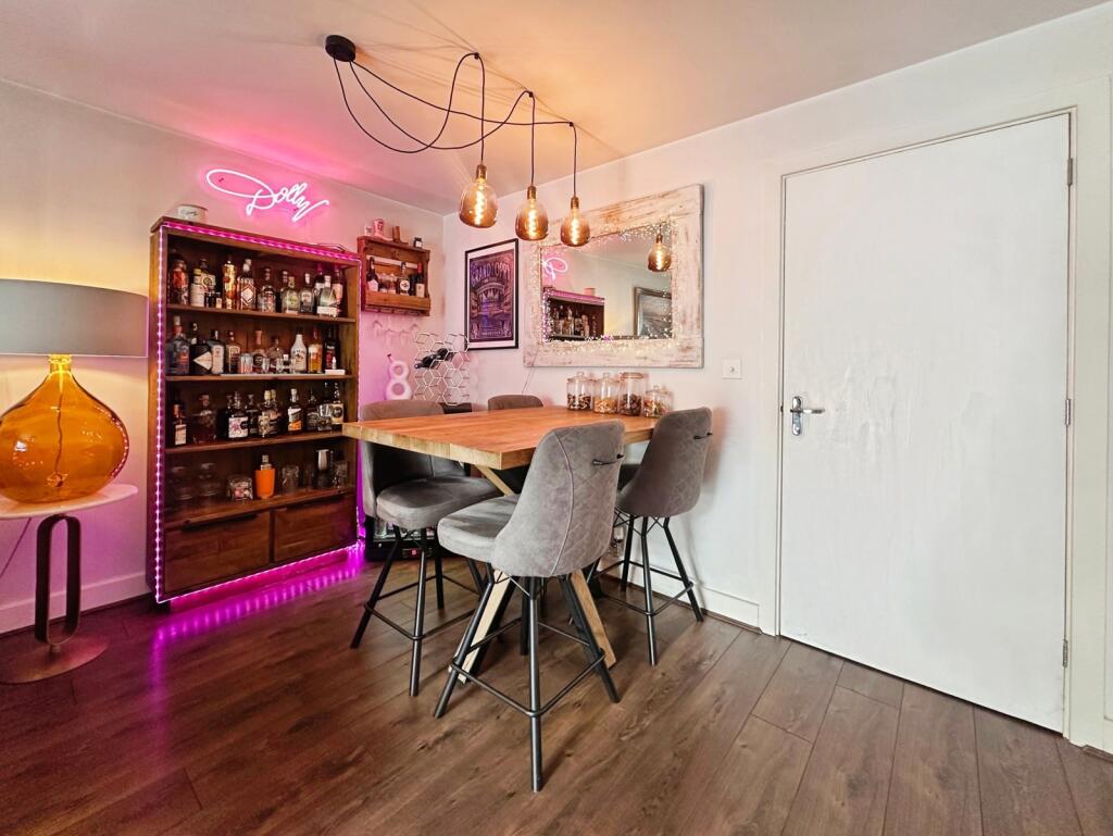 House in Basingstoke and Deane, Black Dam - View 4