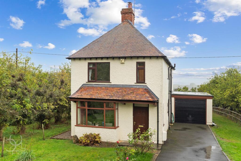 4-bed detached on Evesham Road, Broadway, £550,000
