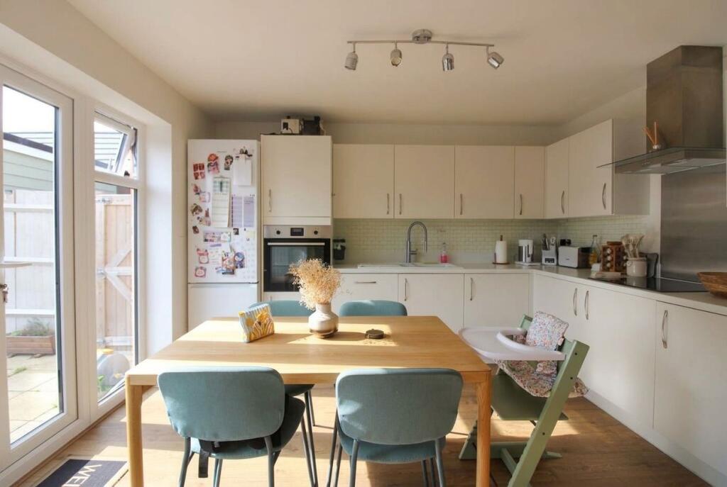 House in Lower Stondon, Poppy Fields, Stondon - View 5