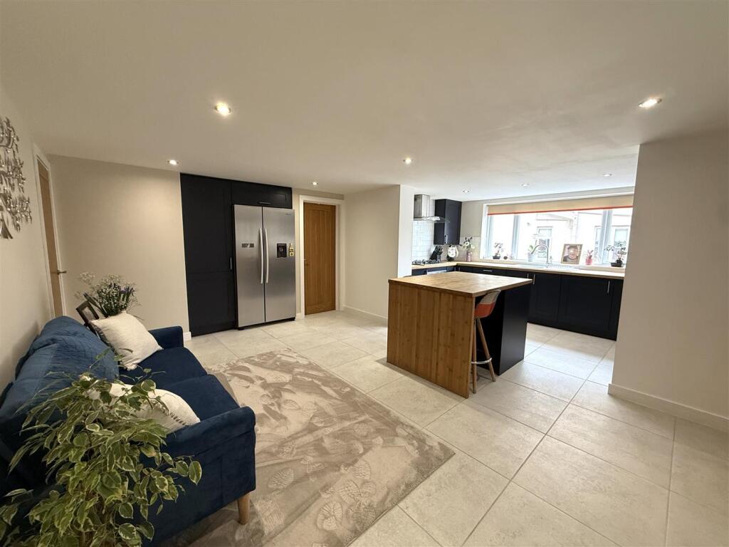 297 Clifton Drive South, Lytham St Annes photo 2
