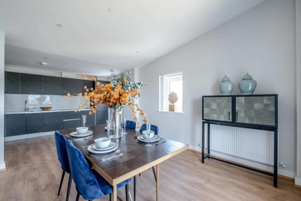 Main image of property: Mast Quay, London, Kent, SE18