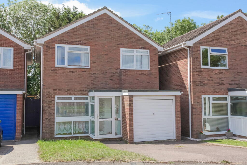 Main image of property: Sussex Drive,Banbury,OX16 1UN